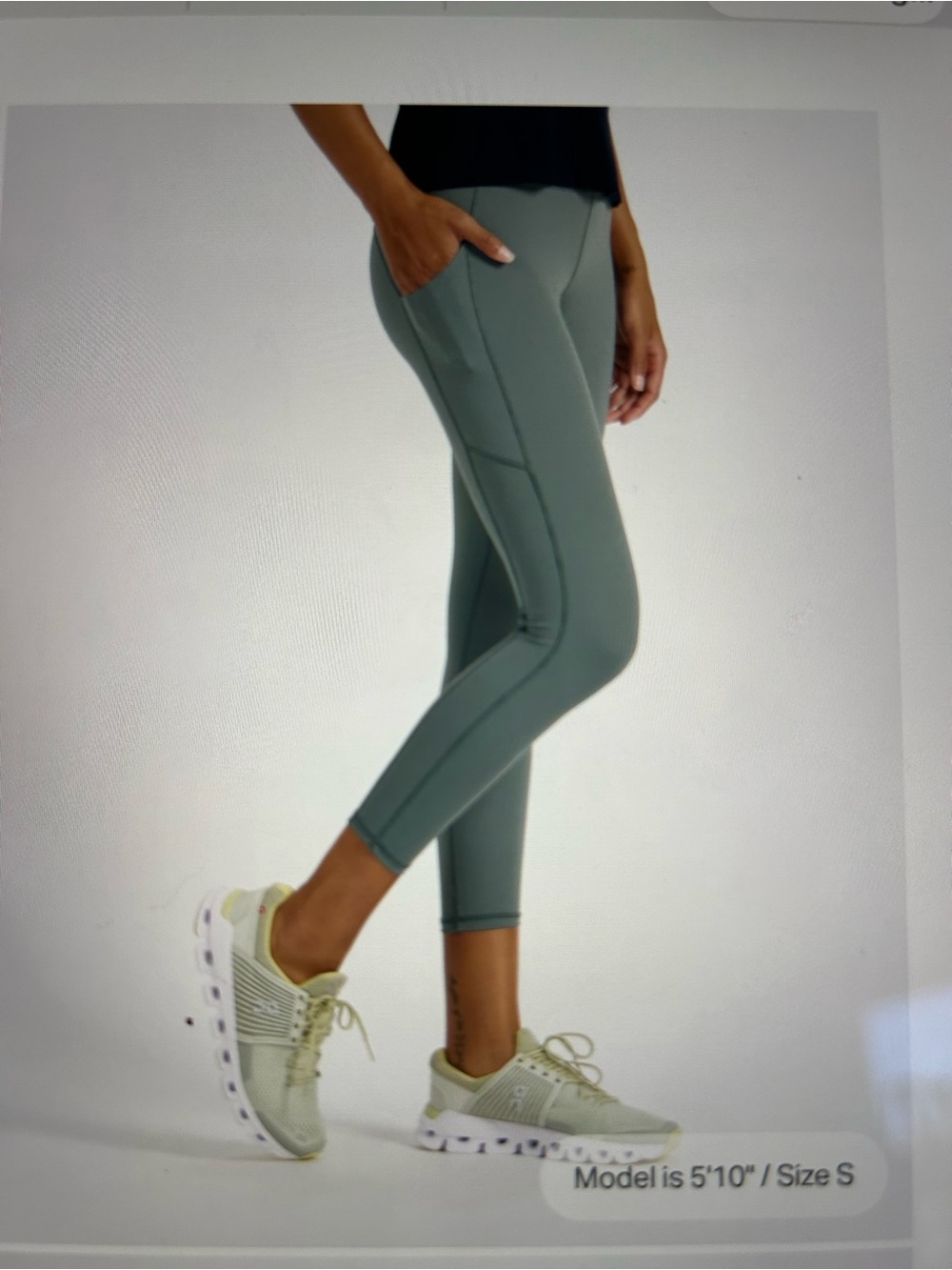 Vuori Stride leggings in light green